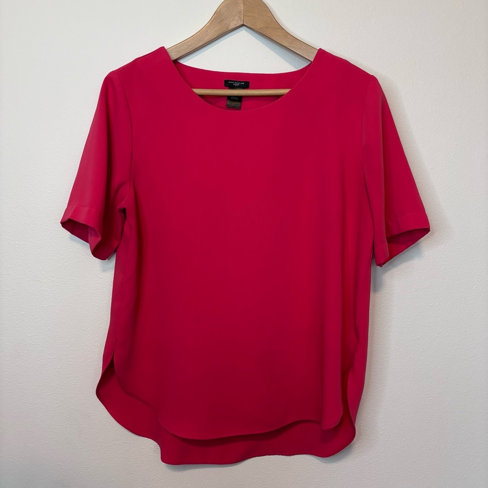 Petite Vibrant red top & easy wrinkle-free material